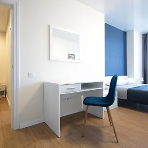Nest Center Aparts شقة